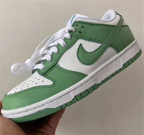 dunk low green glow release date